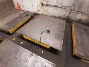 lot 3625425 image: 1 Ton Floor Lift (Approx 36 lift height)