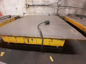 lot 3625427 image: 1 Ton Floor Lift (Approx 36 lift height)
