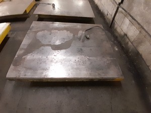 lot 3625428 image: 1 Ton Floor Lift (Approx 36 lift height)