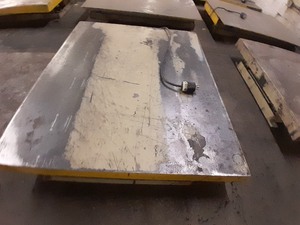lot 3625429 image: 1 Ton Floor Lift (Approx 36 lift height)