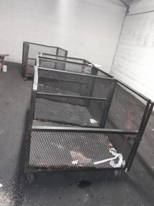 lot 3625432 image: Metal 4 Wheel Rolling Storage Cart