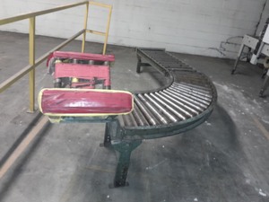 lot 3625437 image: 10 Straight, Curved Conveyor