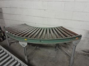 lot 3625442 image: 6 Curved Conveyor