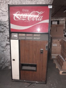lot 3625469 image: Coca-Cola branded coin operated vending machine