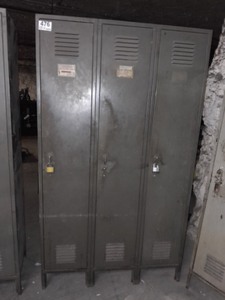 lot 3625481 image: Green 3 Locker Set