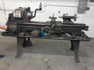 lot 3625500 image: South Bend Lathe Works Industrial Lathe and accessories �� 6ft bed - extreme weight notice