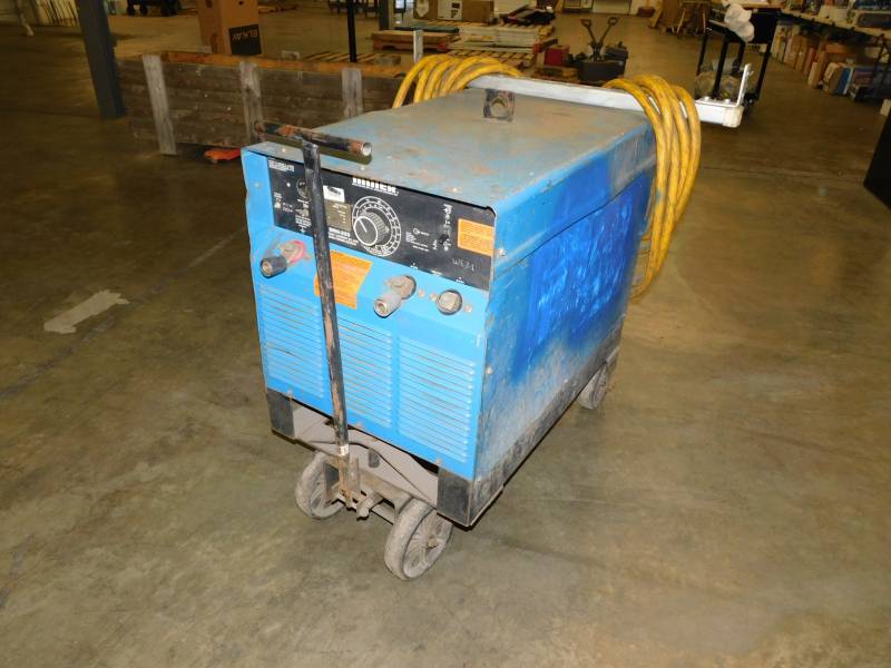 lot 8001 image: Miller SRH-333, DC, 300 amp, 60% duty cycle, 230460, 3-phase Stick Welder