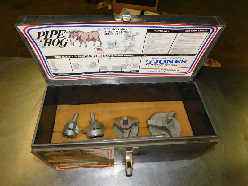 lot 8009 image: Pipe Hog Kit With Extension Shaft