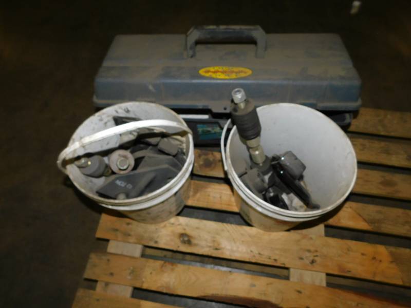 lot 8011 image: Large Lot of I-Beam Trollys Appear Unused