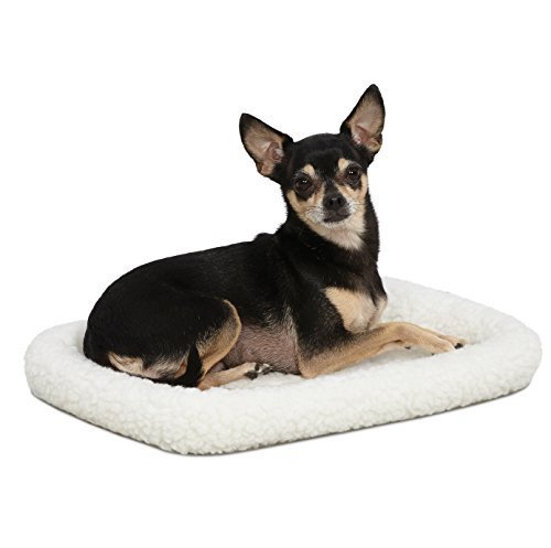lot 27961 image: MidWest Homes for Pets Dog Bed 18L-Inch (White) Retail $9