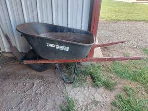 lot 4296 image: True Temper Wheelbarrow