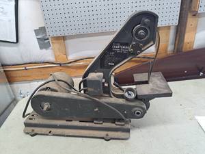 lot 4327 image: Craftsman Grinder  Sander 1belt  8 disc