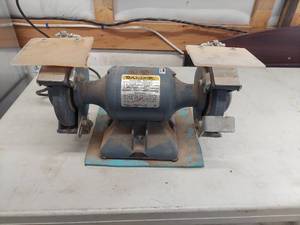lot 4333 image: Baldor Bench Grinder