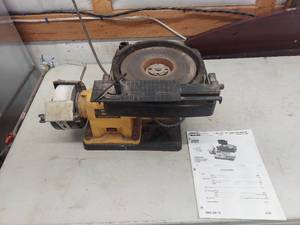 lot 4339 image: AMT Model No 5260 WetDry Sharpening Machine