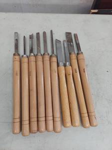 lot 4344 image: 10 Lathe Knives