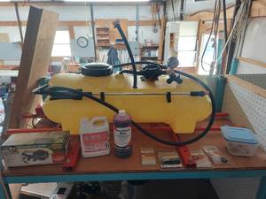 lot 4347 image: 12V Sprayer with Extra Pump and Parts