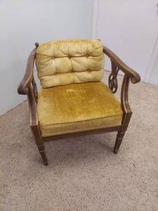 lot 4354 image: Gold Chair