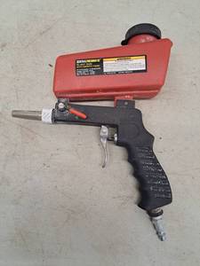 lot 4371 image: Blast gun with gravity feed