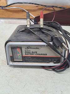 lot 4373 image: Battery Charger