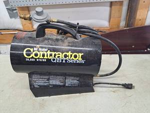 lot 4379 image: mr heater 38,000 BTU