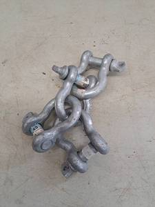lot 4394 image: 4 clevis