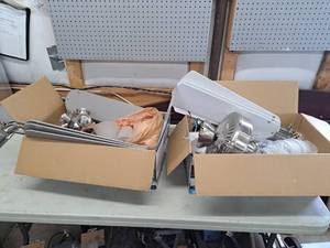 lot 4418 image: 2 Ceiling fans