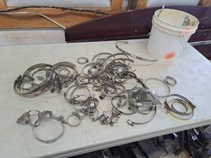 lot 4428 image: Pipe clamps