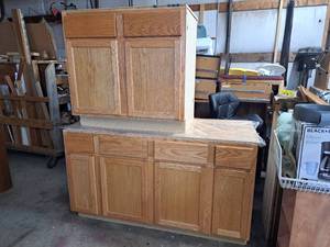 lot 4434 image: 2 base cabinets
