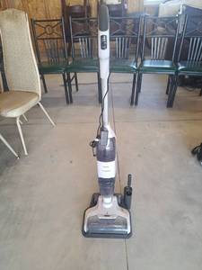lot 4449 image: Tineco cordless vacuum and floor washer