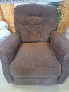 lot 4456 image: power recliner