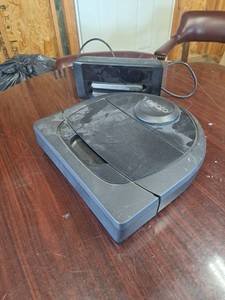 lot 4457 image: Neato robot vacuum