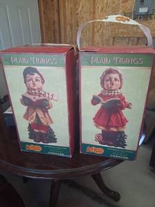lot 4459 image: hand painted carolers