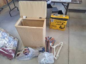 lot 4464 image: Hamper and Hangers