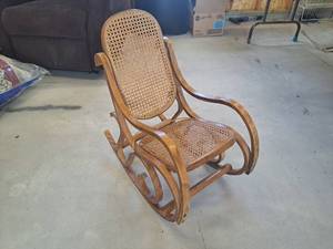 lot 4471 image: child size rocking chair