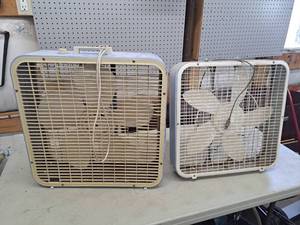 lot 4484 image: 2 box fans