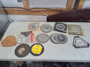 lot 4493 image: Assorted saw blades and cut off wheels