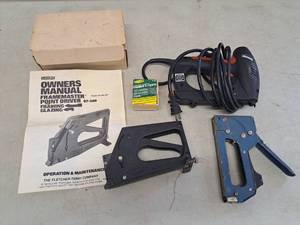 lot 4494 image: staplers