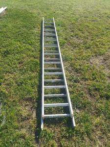 lot 4538 image: Aluminum Extension Ladder