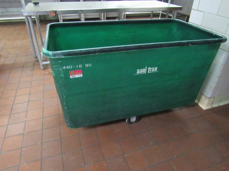 lot 1218 image: Fiberglass Rolling Bin