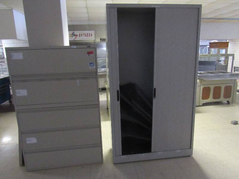 lot 1352 image: 2 Cabinets
