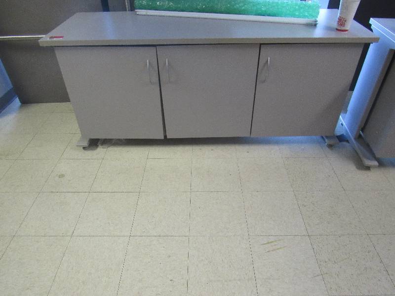 lot 1353 image: 2 Cabinets
