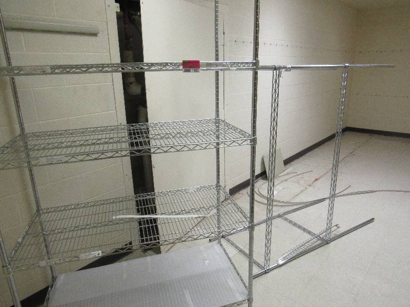 lot 1400 image: Metro Racking with 4 Shelves