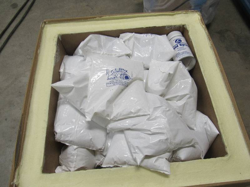 lot 1477 image: Box of Ice Brix Reusable and Leak Proof