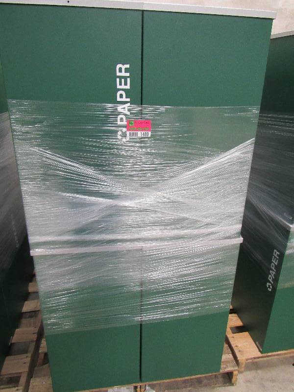 lot 1479 image: Pallet of 12 Recycle Bins