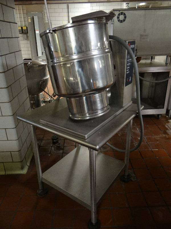 lot 1273 image: Groen 40 Quart Tilt Kettle Model TDB-40 (Located In Kitchen)