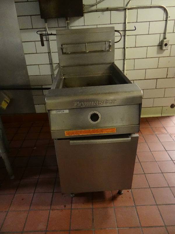 lot 1303 image: Frymaster 75lb Natural Gas Fryer Model MJCFSD (Located In Dining Area)
