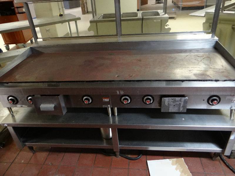 lot 1306 image: Vulcan Hart Model HEG72D 72Inch Flat Top Grill