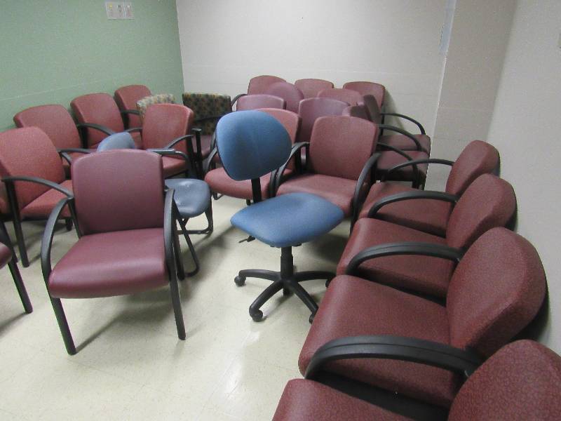 lot 1654 image: Lot Of Office And Waiting Room Chairs