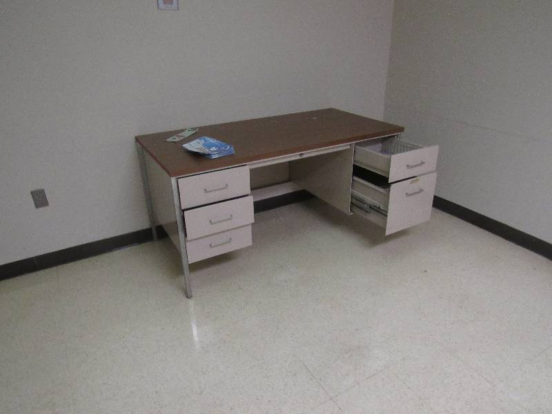 lot 1655 image: Contents Of (6) OfficesExam Rooms