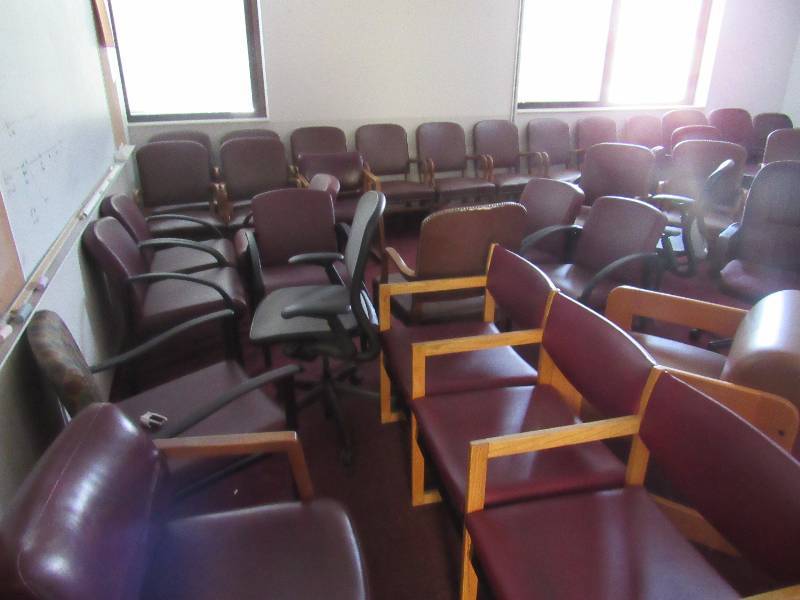 lot 1658 image: Large Lot Of Waiting Room Chairs And Benches